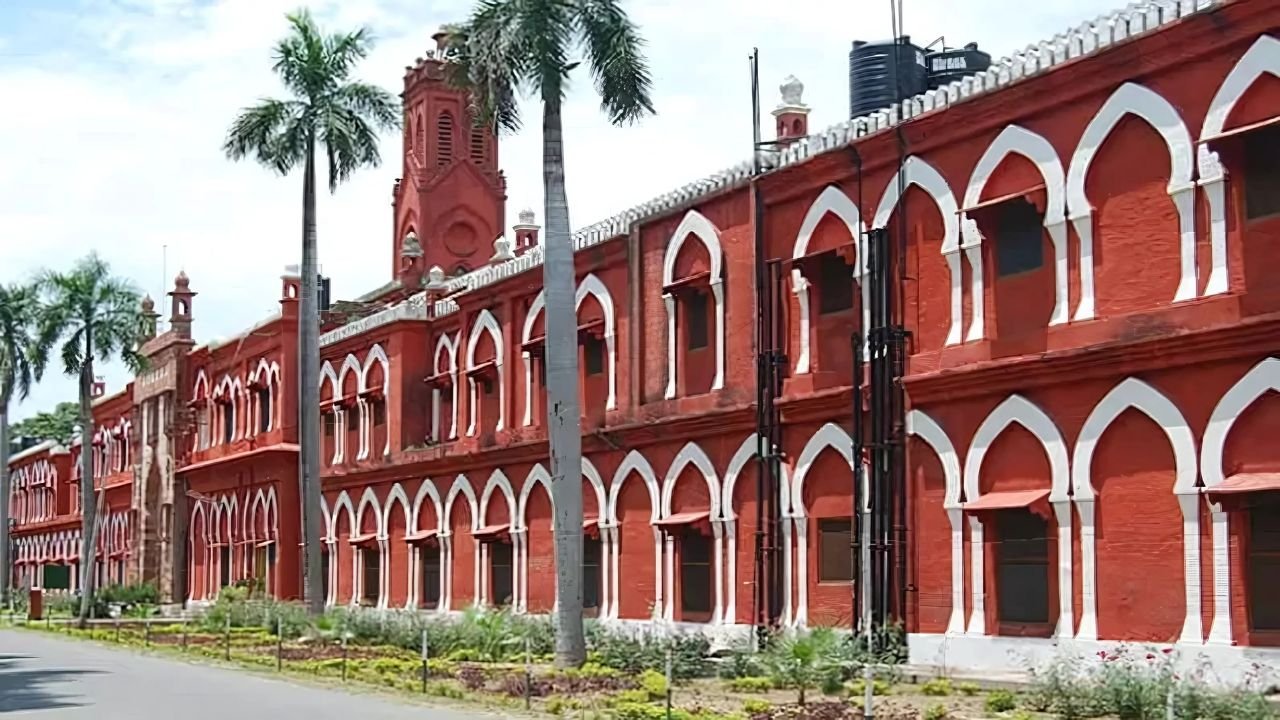 “AMU Teaching Vacancy 2024: अलीगढ़ मुस्लिम यूनिवर्सिटी में TGT, PGT, PRT टीचर की भर्ती, जानें सभी जरूरी डिटेल!”