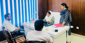 देहरादून में फरजाना बेगम की जनसुनवाई, समस्याओं के त्वरित समाधान के दिए निर्देश