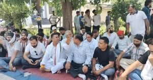 बिजली कटौती से रुद्रपुर के व्यापार और आम जनता परेशान, विरोध प्रदर्शन जारी