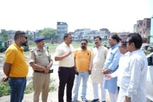 रुद्रपुर महापौर विकास शर्मा ने श्रमिक अड्डे का निरीक्षण कर व्यवस्थाओं में सुधार के दिए निर्देश…