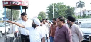 परशुराम चौक पर पैदल यात्रियों की सुरक्षा को लेकर सक्रिय हुए महापौर विकास शर्मा, फुट ओवरब्रिज तक बनेगी वैकल्पिक व्यवस्था