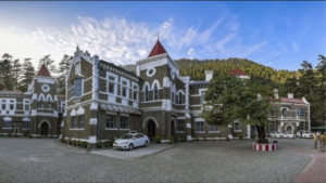 लॉन्ग टर्म वीजा पर आए पाकिस्तानी सिख परिवार को 24 घंटे में उत्तराखंड छोड़ने के नोटिस पर हाईकोर्ट में सुनवाई
