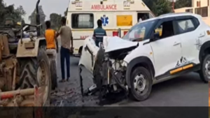 चंपावत में भीषण सड़क हादसा: ट्रैक्टर-ट्रॉली से टकराई टैक्सी, चालक की मौत; तीन लोग घायल