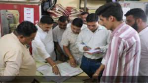 जसपुर नगर पालिका में बड़ा खुलासा, कैबिनेट मंत्री के निरीक्षण में कई कर्मचारी गायब, कार्यालय में शराब की बोतलें बरामद