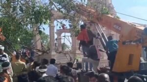महाराष्ट्र के परभणी में बड़ा हादसा: हनुमान मंदिर की छत गिरी, 6 श्रद्धालुओं की मौत