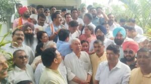 रुद्रपुर: मुख्य चुनाव आयुक्त के खिलाफ कांग्रेस का प्रदर्शन, पुतला फूंका; कलक्ट्रेट पहुंचे कार्यकर्ता